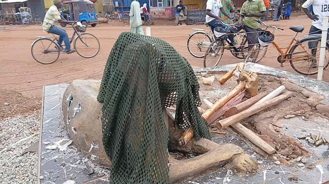 Broken-Bawku-Naba-Statue