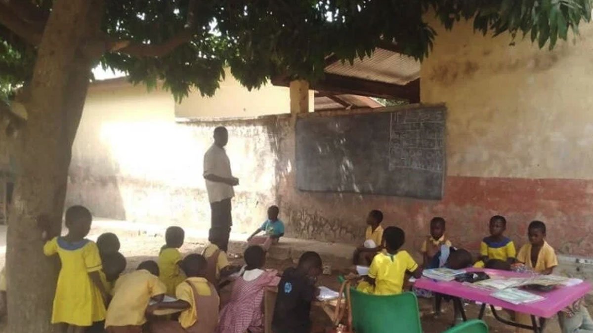 Kindergarten school children at Gbache