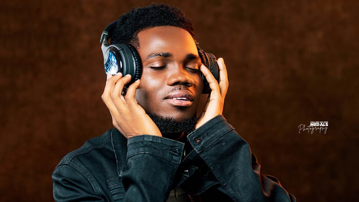 Danni Quest: Inspiring 8-Year Rise to Award-Winning Star 25 Danni Quest "sipping" sound